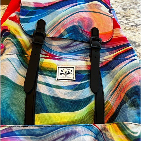 NEW Herschel Supply
Retreat 15L Small Backpack Paint Pour Multi-Holds 13” Laptop - Picture 5 of 12